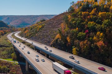 Hertz Is Having a Flash Sale With 25% Off Rental Car Bookings