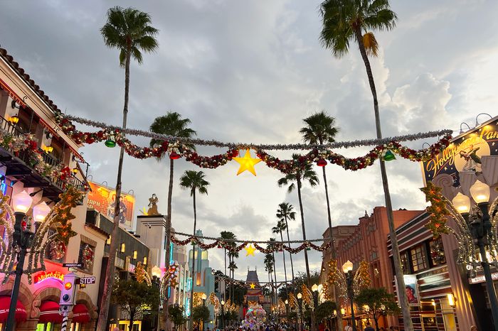 From Discounts on Park Entry Tickets to Nearby Hotel Stays, Here Are All the Holiday Deals at Disney and Universal